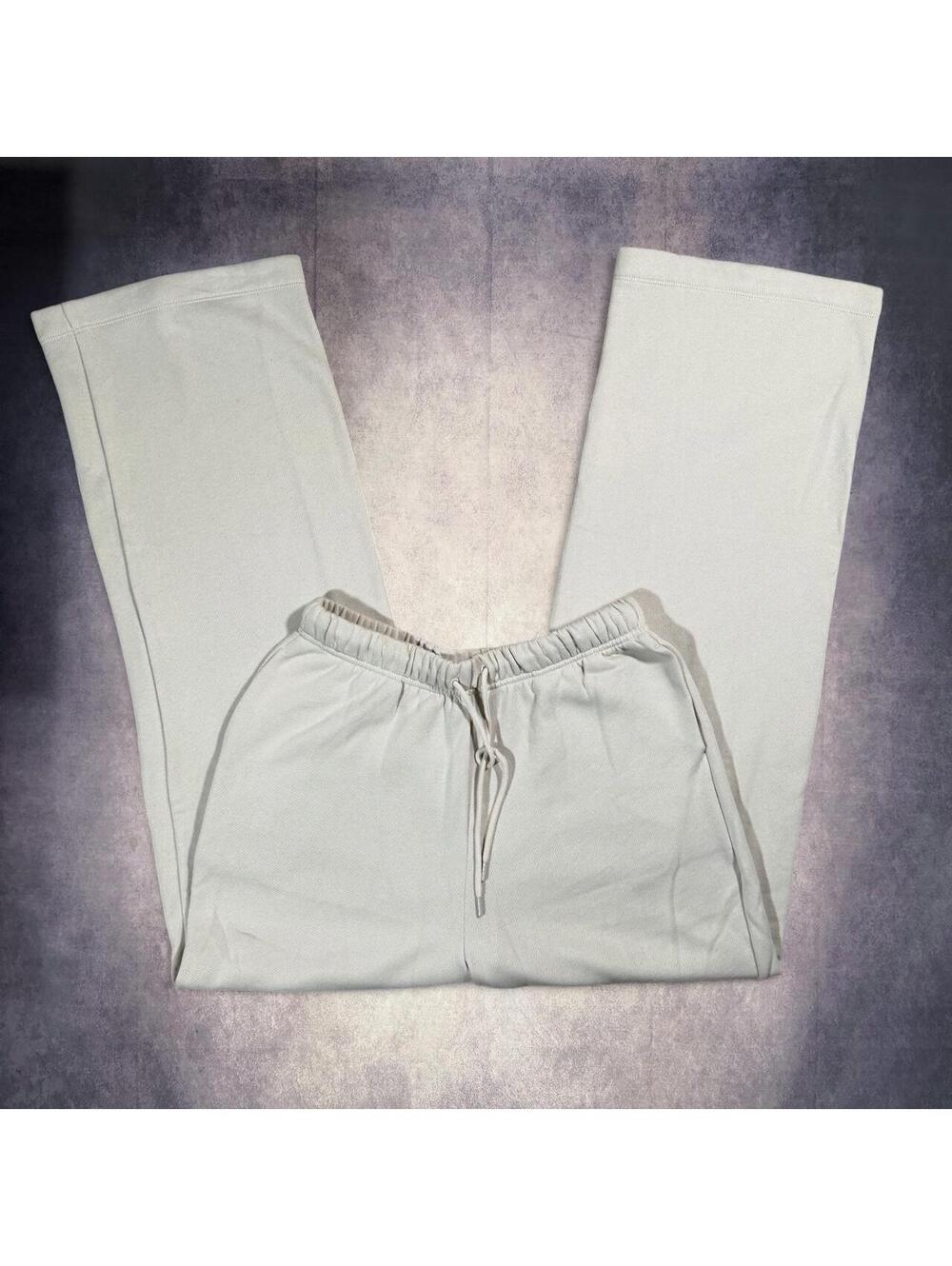 Old Navy cream sweatpants with drawstring waist